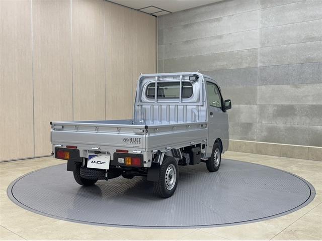 ハイゼットトラック スタンダード　農用スペシャル　届出済未使用車　５ＭＴ　４ＷＤ　衝突被害軽減ブレーキ　ペダル踏み間違い急発進抑制装置　車線逸脱警報装置　オートハイビーム　横滑り防止装置　ＡＢＳ　デュアルエアバッグ　アイドリングストップ（11枚目）