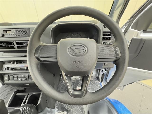 ハイゼットトラック スタンダード　農用スペシャル　届出済未使用車　５ＭＴ　４ＷＤ　衝突被害軽減ブレーキ　ペダル踏み間違い急発進抑制装置　車線逸脱警報装置　オートハイビーム　横滑り防止装置　ＡＢＳ　デュアルエアバッグ　アイドリングストップ（16枚目）