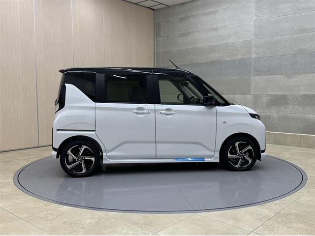 ムーヴ ＲＳ　届出済未使用車　衝突被害軽減ブレーキ　ペダル踏み間違い急発進抑制装置　新品純正メモリーナビ　フルセグ　Ｂｌｕｅｔｏｏｔｈ　シートヒーター　ＬＥＤ　両側電動スライドドア　ベンチシート　バックモニター（12枚目）