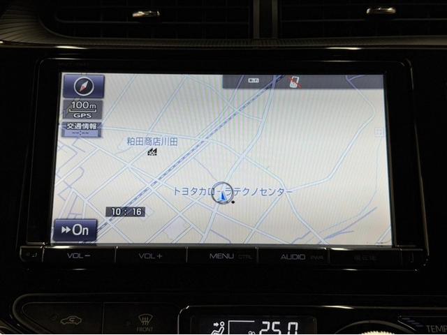 アクア クロスオーバー 衝突被害軽減ブレーキ ナビ フルセグ Bluetooth バックモニター ETC 先進ライト 車線逸脱警報 スマートキー オートエアコン 純正アルミ デュアルエアバック CD/DVD再生 横滑防止装置(9枚目)