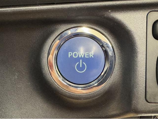 アクア クロスオーバー 衝突被害軽減ブレーキ ナビ フルセグ Bluetooth バックモニター ETC 先進ライト 車線逸脱警報 スマートキー オートエアコン 純正アルミ デュアルエアバック CD/DVD再生 横滑防止装置(11枚目)
