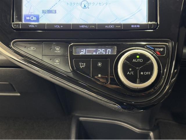 アクア クロスオーバー 衝突被害軽減ブレーキ ナビ フルセグ Bluetooth バックモニター ETC 先進ライト 車線逸脱警報 スマートキー オートエアコン 純正アルミ デュアルエアバック CD/DVD再生 横滑防止装置(21枚目)
