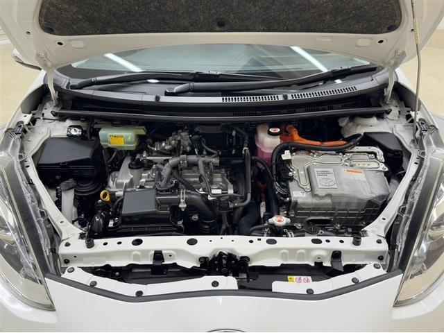 アクア クロスオーバー 衝突被害軽減ブレーキ ナビ フルセグ Bluetooth バックモニター ETC 先進ライト 車線逸脱警報 スマートキー オートエアコン 純正アルミ デュアルエアバック CD/DVD再生 横滑防止装置(30枚目)