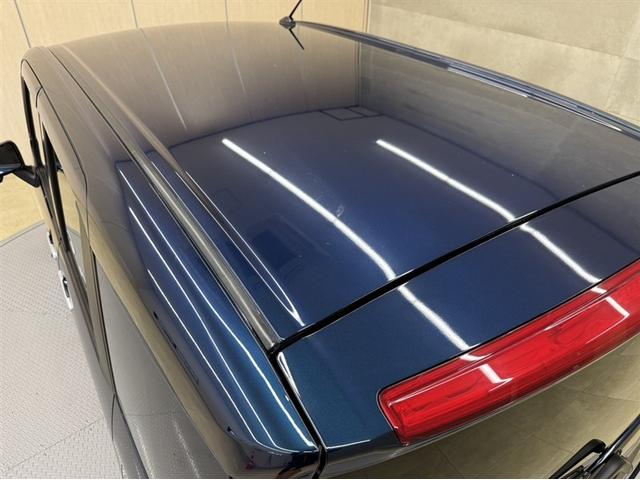”屋根の状態もしっかり確認出来ます。トヨタ中古車「まるごとクリーニング」でピカピカです。”