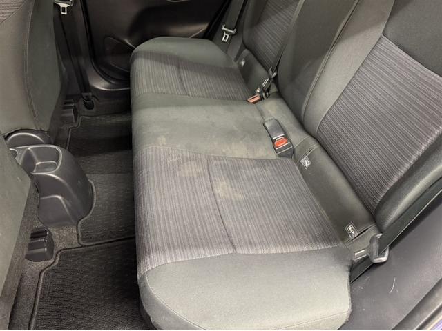 ヤリス ハイブリッドＺ　シートヒーター　全周囲モニター　ＥＴＣ２．０　ディスプレイオーディオ　ナビ　Ｂｌｕｅｔｏｏｔｈ　衝突被害軽減ブレーキ　ペダル踏み間違い急発進抑制装置　車線逸脱警報装置　オートハイビーム　ワンオーナー（32枚目）