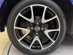 ����ߥۥ������դ����ֽ����פʤΤǼ֤Υǥ�����Ȥ�ޥå����Ƥ��ޤ��� 4