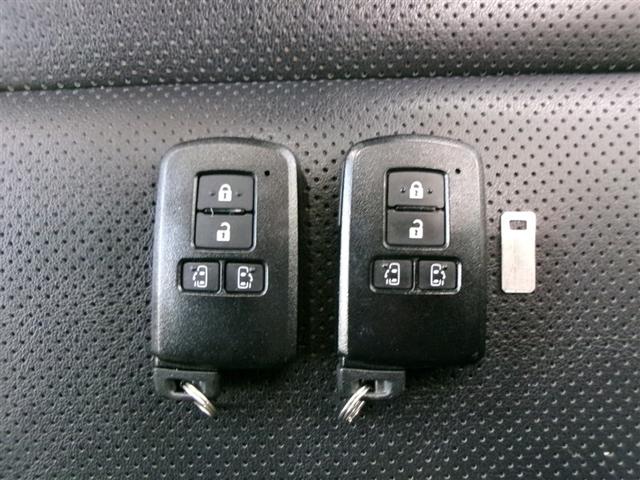 エスクァイア Gi フルセグ メモリーナビ DVD再生 ミュージックプレイヤー接続可 後席モニター バックカメラ 衝突被害軽減システム ETC 両側電動スライド LEDヘッドランプ 乗車定員8人 3列シート 記録簿(31枚目)