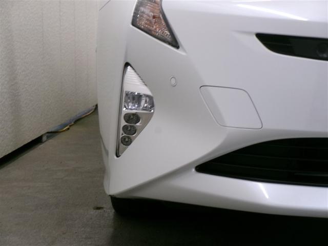 プリウス Ａツーリングセレクション　フルセグ　メモリーナビ　ＤＶＤ再生　ミュージックプレイヤー接続可　バックカメラ　衝突被害軽減システム　ＥＴＣ　ＬＥＤヘッドランプ　記録簿　アイドリングストップ（29枚目）