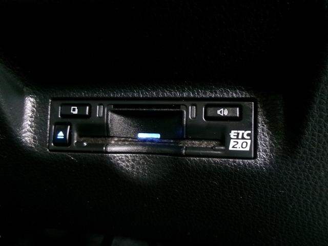 シエンタ ハイブリッドＺ　フルセグ　メモリーナビ　ミュージックプレイヤー接続可　バックカメラ　衝突被害軽減システム　ＥＴＣ　ドラレコ　両側電動スライド　ＬＥＤヘッドランプ　ウオークスルー　乗車定員７人　３列シート（16枚目）