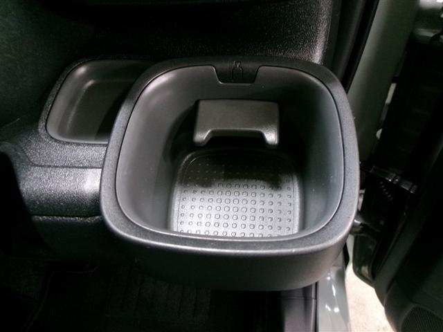 シエンタ ハイブリッドＺ　フルセグ　メモリーナビ　ミュージックプレイヤー接続可　バックカメラ　衝突被害軽減システム　ＥＴＣ　ドラレコ　両側電動スライド　ＬＥＤヘッドランプ　ウオークスルー　乗車定員７人　３列シート（20枚目）