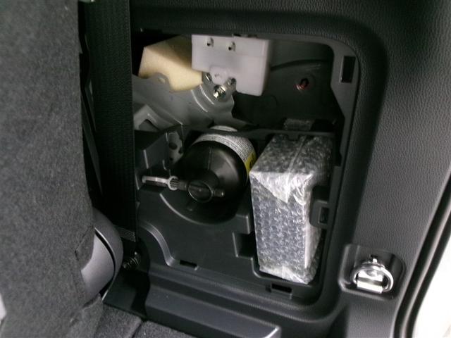 シエンタ ハイブリッドＺ　フルセグ　メモリーナビ　ミュージックプレイヤー接続可　バックカメラ　衝突被害軽減システム　ＥＴＣ　ドラレコ　両側電動スライド　ＬＥＤヘッドランプ　ウオークスルー　乗車定員７人　３列シート（30枚目）