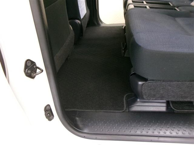 シエンタ ハイブリッドＧ　フルセグ　メモリーナビ　ＤＶＤ再生　ミュージックプレイヤー接続可　バックカメラ　衝突被害軽減システム　ＥＴＣ　ドラレコ　両側電動スライド　ＬＥＤヘッドランプ　ウオークスルー　乗車定員６人　３列シート（12枚目）