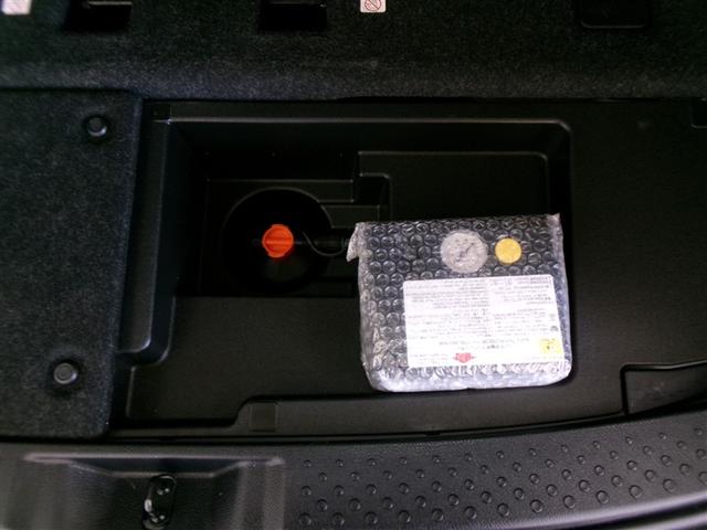 シエンタ ハイブリッドＧ　フルセグ　メモリーナビ　ＤＶＤ再生　ミュージックプレイヤー接続可　バックカメラ　衝突被害軽減システム　ＥＴＣ　ドラレコ　両側電動スライド　ＬＥＤヘッドランプ　ウオークスルー　乗車定員６人　３列シート（32枚目）