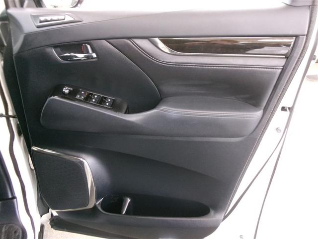 アルファード 2.5S Cパッケージ フルセグ メモリーナビ DVD再生 ミュージックプレイヤー接続可 バックカメラ 衝突被害軽減システム ETC ドラレコ 両側電動スライド LEDヘッドランプ 乗車定員7人 3列シート フルエアロ(8枚目)