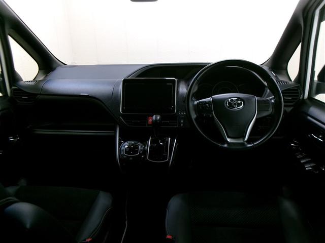 ヴォクシー ＺＳ　煌ＩＩＩ　フルセグ　メモリーナビ　ＤＶＤ再生　ミュージックプレイヤー接続可　バックカメラ　衝突被害軽減システム　ＥＴＣ　ドラレコ　両側電動スライド　ＬＥＤヘッドランプ　ウオークスルー　乗車定員７人　３列シート（4枚目）