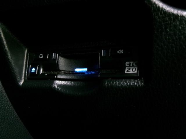 ヴォクシー ハイブリッドＳ－Ｚ　フルセグ　メモリーナビ　ＤＶＤ再生　ミュージックプレイヤー接続可　後席モニター　バックカメラ　衝突被害軽減システム　ＥＴＣ　ドラレコ　両側電動スライド　ＬＥＤヘッドランプ　乗車定員７人　３列シート（17枚目）