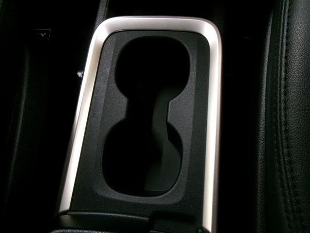 ヴォクシー ハイブリッドＳ－Ｚ　フルセグ　メモリーナビ　ＤＶＤ再生　ミュージックプレイヤー接続可　後席モニター　バックカメラ　衝突被害軽減システム　ＥＴＣ　ドラレコ　両側電動スライド　ＬＥＤヘッドランプ　乗車定員７人　３列シート（22枚目）