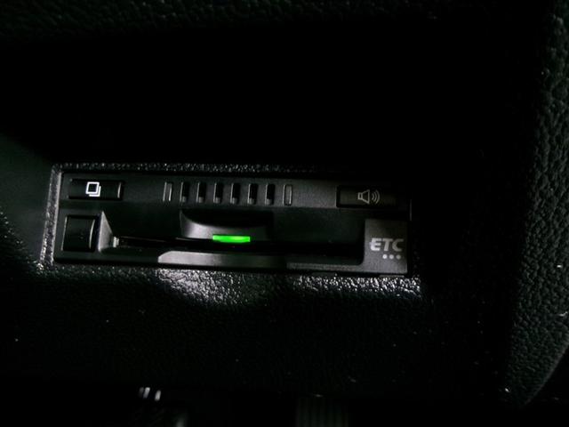 プリウス Ｓツーリングセレクション　フルセグ　メモリーナビ　ＤＶＤ再生　ミュージックプレイヤー接続可　バックカメラ　衝突被害軽減システム　ＥＴＣ　ドラレコ　ＬＥＤヘッドランプ　記録簿　アイドリングストップ（18枚目）