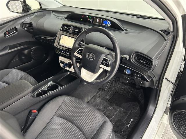 プリウス Sセーフティプラス 衝突回避システム Bモニター 定期点検記録簿 LEDライト クルコン ETC装備 スマートKEY ナビTV イモビライザー 横滑り防止機能 PW カーテンエアバッグ キーレスエントリー オ-トエアコン(6枚目)