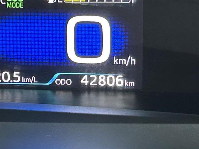 プリウス Sセーフティプラス 衝突回避システム Bモニター 定期点検記録簿 LEDライト クルコン ETC装備 スマートKEY ナビTV イモビライザー 横滑り防止機能 PW カーテンエアバッグ キーレスエントリー オ-トエアコン(15枚目)