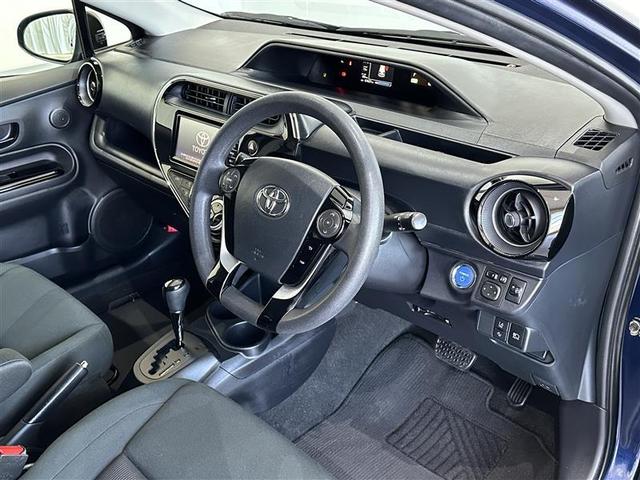 アクア Sスタイルブラック AUX端子 記録簿あり バックモニタ- ナビTV イモビライザー スマートキープッシュスタート ETC付き Wエアバッグ キーフリ メモリーナビゲーション 横滑り防止装置付き 1セグ ABS PS(5枚目)