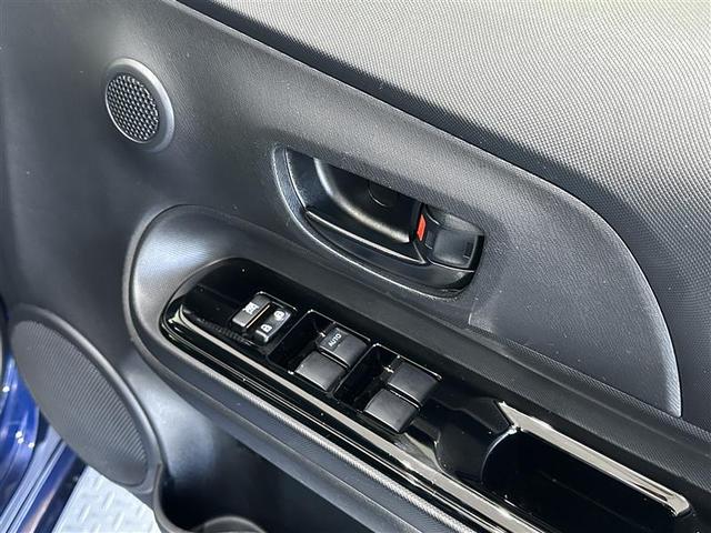 アクア Sスタイルブラック AUX端子 記録簿あり バックモニタ- ナビTV イモビライザー スマートキープッシュスタート ETC付き Wエアバッグ キーフリ メモリーナビゲーション 横滑り防止装置付き 1セグ ABS PS(6枚目)