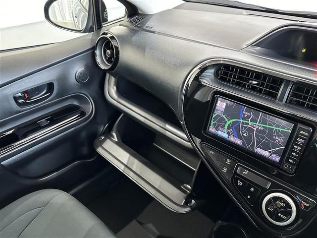 アクア Sスタイルブラック AUX端子 記録簿あり バックモニタ- ナビTV イモビライザー スマートキープッシュスタート ETC付き Wエアバッグ キーフリ メモリーナビゲーション 横滑り防止装置付き 1セグ ABS PS(18枚目)