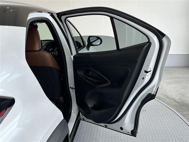 ヤリスクロス ハイブリッドＺ　アドベンチャー　ＥＳＣ　衝突軽減ブレーキ　ナビＴＶ　バックガイドモニター　ＡＷ　メモリナビ　クルコン　ＬＥＤライト　オートエアコン　エアバッグ　キーフリー　スマートキー＆プッシュスタート　１００Ｖ電源　ＥＴＣ　記録簿（25枚目）