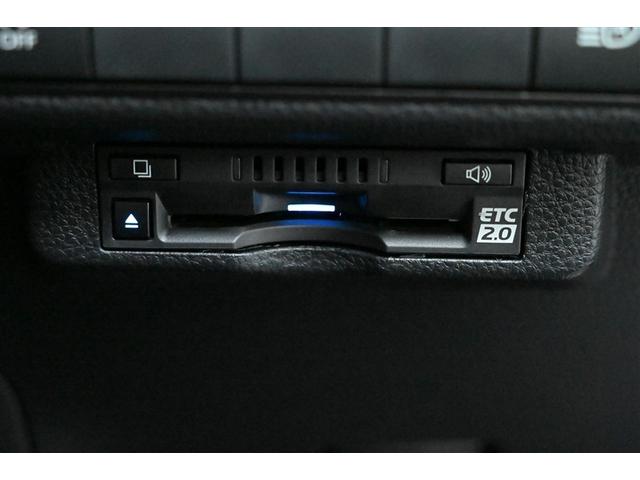 カローラツーリング ハイブリッド　ダブルバイビー　バックモニタ－　点検記録簿　フルセグテレビ　ナビＴＶ　ＬＥＤヘッド　横滑り防止装置　クルーズコントロール　スマートキー　ＡＣ　ＡＷ　エアバッグ　ドラレコ　ＥＴＣ車載器　イモビライザー　ＡＢＳ　４ＷＤ（11枚目）