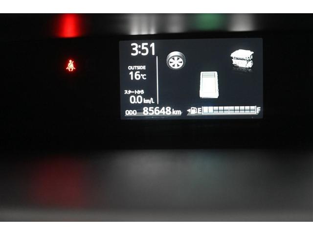 アクア Ｇ　ＧＲスポーツ　地デジ　盗難防止装置　キーフリー　クルコン　ＡＢＳ　ＤＶＤ　横滑り防止機能　スマートキ　パワステ　メモリナビ　ＬＥＤヘッド　ナビ＆ＴＶ　ＥＴＣ車載器　ＡＡＣ　エアバッグ　アルミホイール　点検記録簿（9枚目）