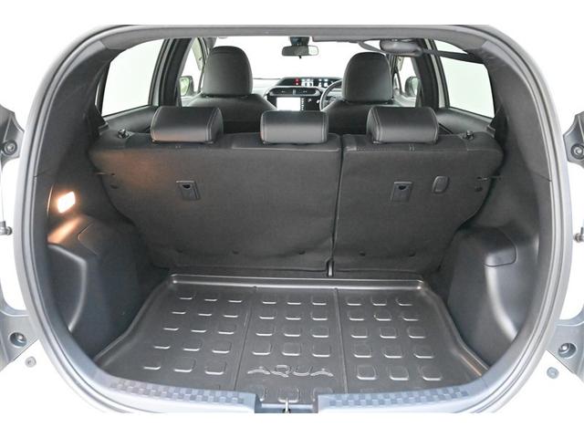 アクア Ｇ　ＧＲスポーツ　地デジ　盗難防止装置　キーフリー　クルコン　ＡＢＳ　ＤＶＤ　横滑り防止機能　スマートキ　パワステ　メモリナビ　ＬＥＤヘッド　ナビ＆ＴＶ　ＥＴＣ車載器　ＡＡＣ　エアバッグ　アルミホイール　点検記録簿（16枚目）