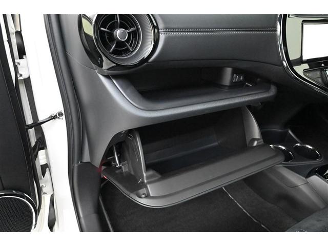 アクア Ｇ　ＧＲスポーツ　地デジ　盗難防止装置　キーフリー　クルコン　ＡＢＳ　ＤＶＤ　横滑り防止機能　スマートキ　パワステ　メモリナビ　ＬＥＤヘッド　ナビ＆ＴＶ　ＥＴＣ車載器　ＡＡＣ　エアバッグ　アルミホイール　点検記録簿（29枚目）