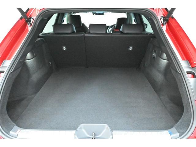 クラウンスポーツ ＲＳ　記録簿　黒革シート　メモリーナビ　ナビＴＶ　地デジ　バックカメラ　ＥＴＣ　４ＷＤ　ミュージックプレイヤー接続可　パワーシート　クルーズコントロール　盗難防止装置　横滑り防止機能　キーレス　スマートキー（15枚目）