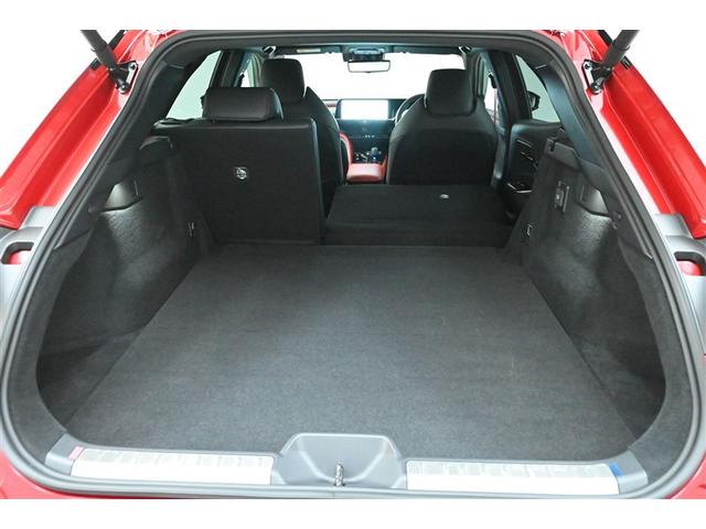 クラウンスポーツ ＲＳ　記録簿　黒革シート　メモリーナビ　ナビＴＶ　地デジ　バックカメラ　ＥＴＣ　４ＷＤ　ミュージックプレイヤー接続可　パワーシート　クルーズコントロール　盗難防止装置　横滑り防止機能　キーレス　スマートキー（17枚目）