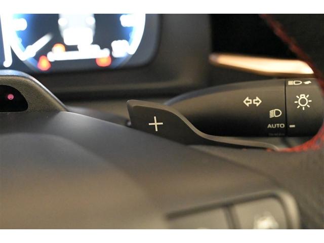 クラウンスポーツ ＲＳ　記録簿　黒革シート　メモリーナビ　ナビＴＶ　地デジ　バックカメラ　ＥＴＣ　４ＷＤ　ミュージックプレイヤー接続可　パワーシート　クルーズコントロール　盗難防止装置　横滑り防止機能　キーレス　スマートキー（20枚目）