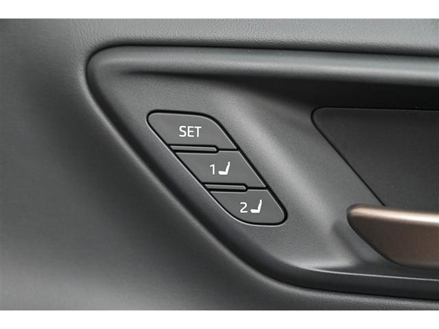 クラウンスポーツ ＲＳ　記録簿　黒革シート　メモリーナビ　ナビＴＶ　地デジ　バックカメラ　ＥＴＣ　４ＷＤ　ミュージックプレイヤー接続可　パワーシート　クルーズコントロール　盗難防止装置　横滑り防止機能　キーレス　スマートキー（23枚目）