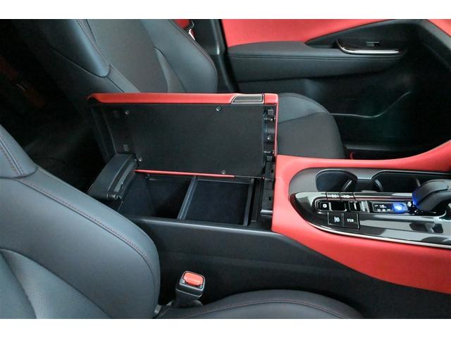 クラウンスポーツ ＲＳ　記録簿　黒革シート　メモリーナビ　ナビＴＶ　地デジ　バックカメラ　ＥＴＣ　４ＷＤ　ミュージックプレイヤー接続可　パワーシート　クルーズコントロール　盗難防止装置　横滑り防止機能　キーレス　スマートキー（35枚目）