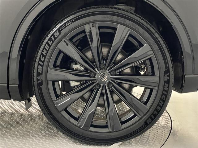 クラウンスポーツ Ｚ　ＡＷＤ　フルセグテレビ　１オーナー　ＥＴＣ車載器　ＴＶナビ　クルコン　横滑り防止装置　エアバッグ　本革　ＡＣ１００Ｖ　ミュージックプレイヤー接続可　メモリナビ　キーレス　盗難防止装置　ＡＢＳ　記録簿（3枚目）