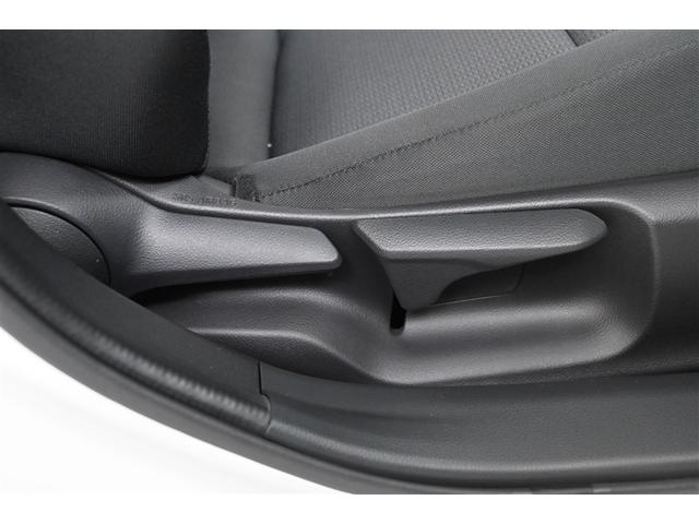 プリウス Ｘ　盗難防止装置　フルセグＴＶ　１００Ｖ電源　ＬＥＤ　ＴＶナビ　記録簿　ＥＳＣ　クルコン　ミュージックプレイヤー接続可　スマートキー　ＡＣ　キーフリー　ドライブレコーダー　メモリーナビ　ＥＴＣ　ＡＢＳ（16枚目）