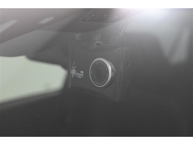 ハリアー プレミアム　アドバンスドパッケージ　プリクラッシュ　地デジＴＶ　アクティブクルーズコントロール　横滑り防止機能　運転席パワーシート　ミュージックプレイヤー接続可　ＬＥＤライト　ＤＶＤ再生　ＡＷ　メモリーナビ　４ＷＤ　アイドリングストップ（26枚目）