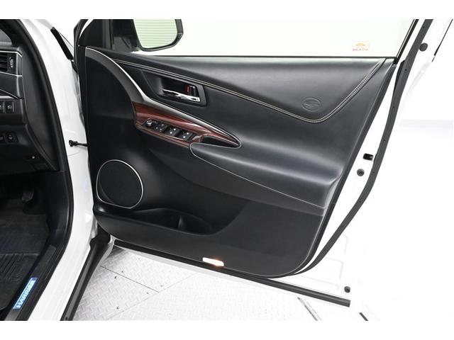 ハリアー プレミアム　アドバンスドパッケージ　プリクラッシュ　地デジＴＶ　アクティブクルーズコントロール　横滑り防止機能　運転席パワーシート　ミュージックプレイヤー接続可　ＬＥＤライト　ＤＶＤ再生　ＡＷ　メモリーナビ　４ＷＤ　アイドリングストップ（37枚目）