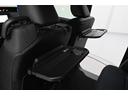 シートバックテーブル(運転席/助手席背面に装備)