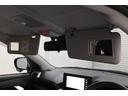 運転席/助手席 バニティミラー付サンバイザー 装備。 身だしなみのチェックに便利です。