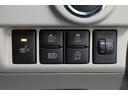 ■運転席シートヒーター、■スマートアシストOFF、■オートハイビーム、■VSC & TRC OFF、■eco IDEL OFF、■ヘッドランプマニュアルレベリング 各スイッチ 装備