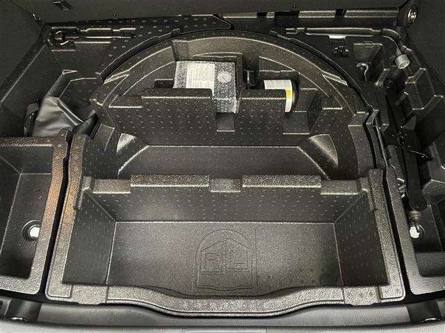 C-HR S スマートキー&プッシュスタート 整備記録簿 衝突軽減B フルセグTV Bカメラ DVD再生 盗難防止装置 キーレス LEDライト クルコン オートエアコン 横滑り防止機能 ETC ドライブレコーダー(35枚目)