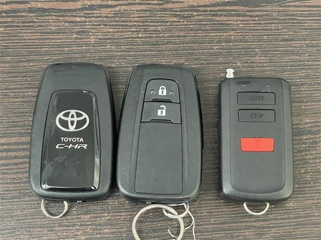 C-HR S スマートキー&プッシュスタート 整備記録簿 衝突軽減B フルセグTV Bカメラ DVD再生 盗難防止装置 キーレス LEDライト クルコン オートエアコン 横滑り防止機能 ETC ドライブレコーダー(38枚目)