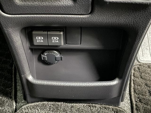 ノア ハイブリッドＸ　ＴＳＳ　両側電動ドア　Ｂカメラ　横滑り防止　エアバック　オートエアコン　リアクーラー　パワーウィンドウ　メモリ－ナビ　ＡＷ　ＬＥＤヘッド　クルコン　キーフリー　ウォークスルー　Ｄレコ　ＡＵＸ　パワステ（32枚目）