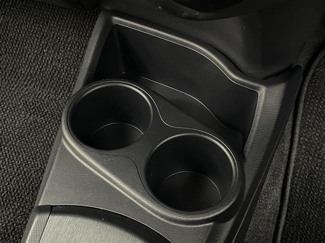 アクア Ｇ　バックモニタ　セキュリティー　メンテナンスノート　デュアルエアバック　ナビＴＶ　ＨＤＤナビゲーション　ＬＥＤ　パワーウィンドウ　サイドエアバッグ　地デジ　ＥＳＣ　ＡＴエアコン　ＡＢＳ　アルミ　ＥＴＣ（28枚目）