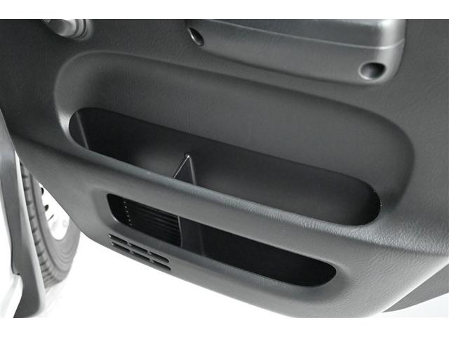 �^�]�ȃh�A�|�P�b�g�͊J�������傫���݌v�ƂȂ��Ă���܂��B