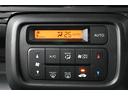 オートエアコン装備。 快適な室内空間を保ってくれます。